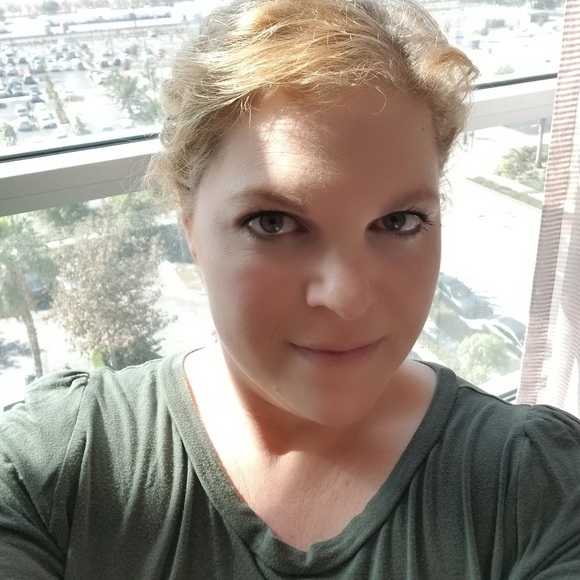 Meet your Posher, Amy - Picture 1 of 1